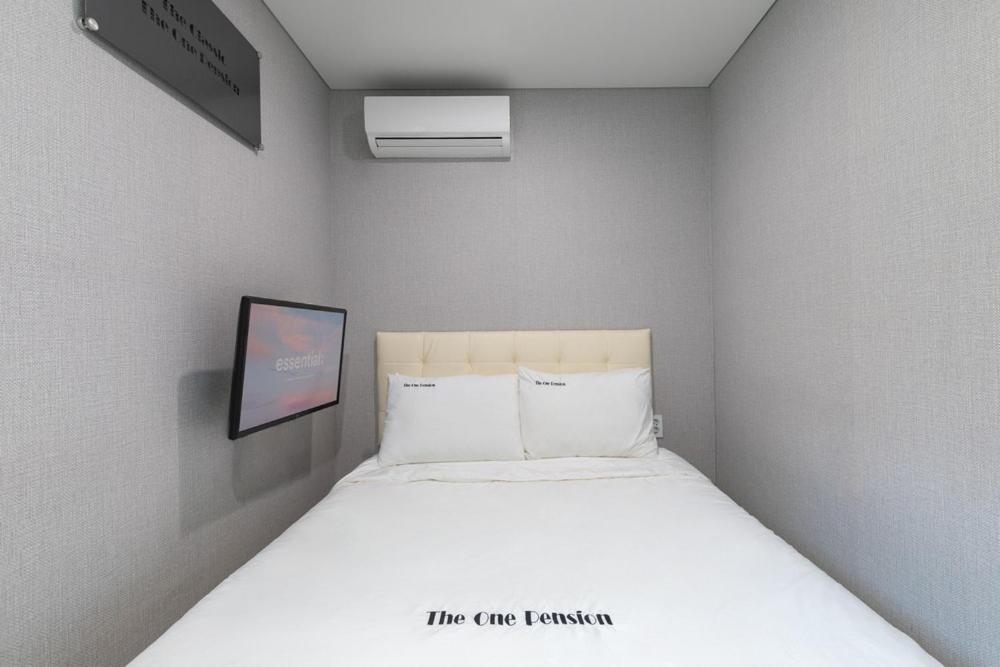 Gangneung The One And The Classic Pension Екстер'єр фото